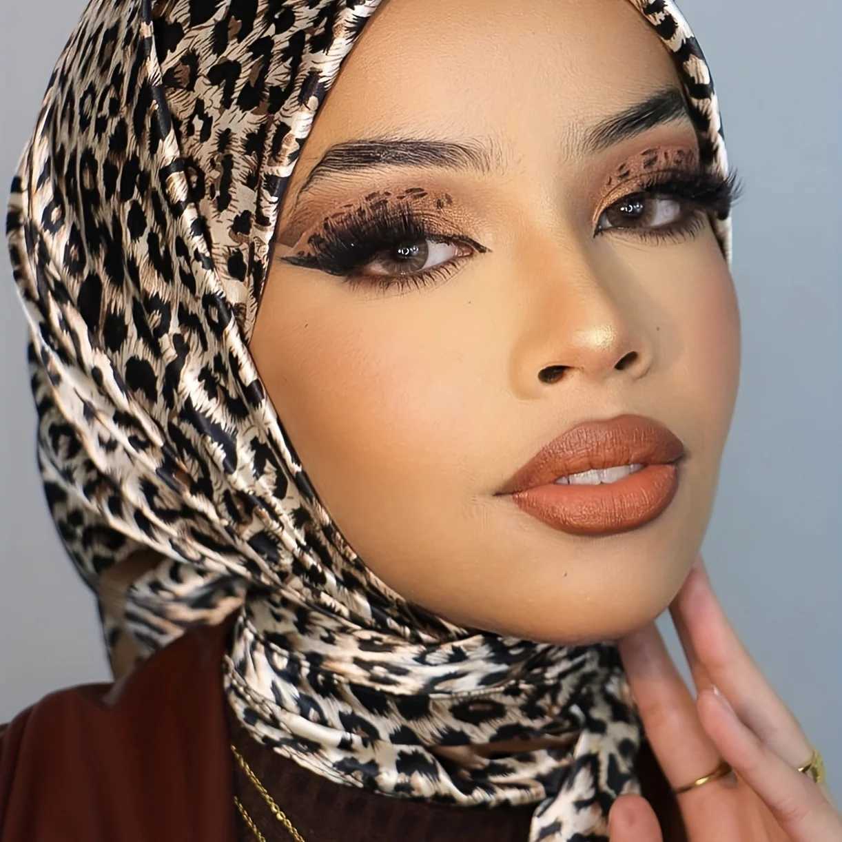 Popar Shawls Europe and America Fashion Bandan Wild Leopard print Sunscreen 90X90CM Band Luxury Square Silk Scarf X250324