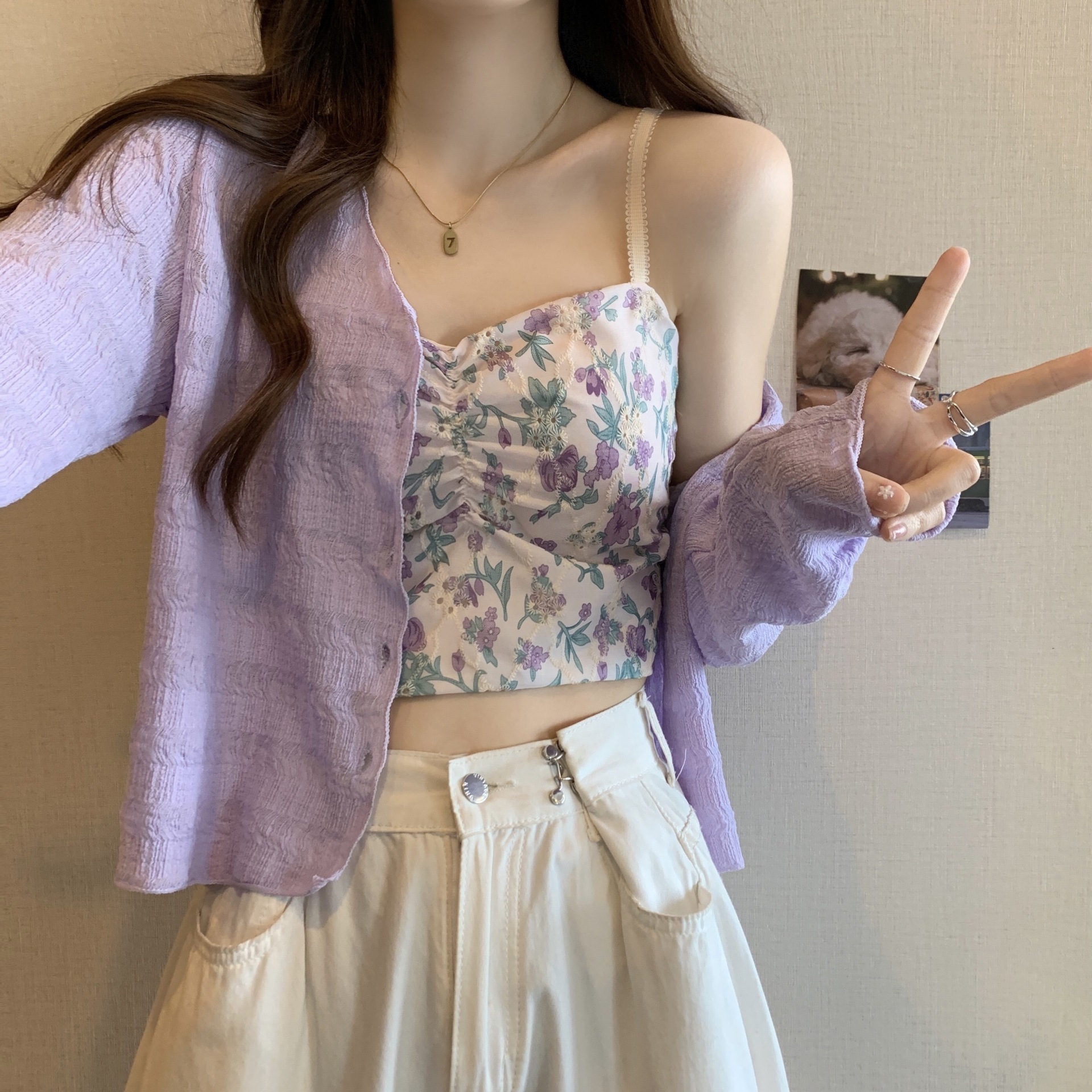 Summer Niche Floral Camisole For Women's Inner Layer With Chest Pad That Can Be Worn Externally V Neck Bottom Is A High-quality Integrated Spicy 