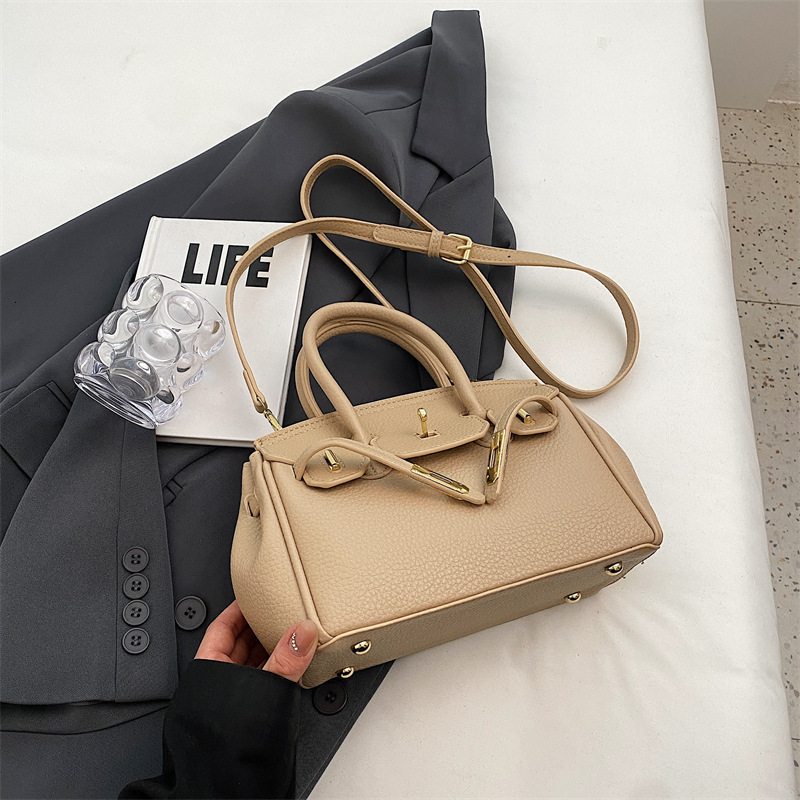 2025S Fashion Designer High End Temperament Commuting Handbag New Light Luxury Kelly Bag Stylish Versatile Crossbody Bag For Women