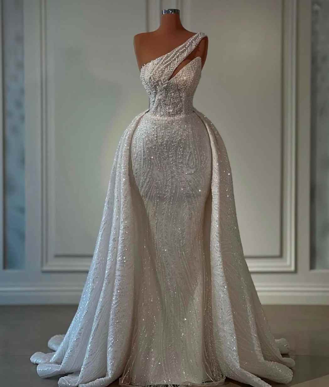 Classic Mermaid Wedding Dress One Shoulder Sleeveless Bridal Gowns Sequins Pearls Detachable Train Dresses Custom Made vestidos de novia
