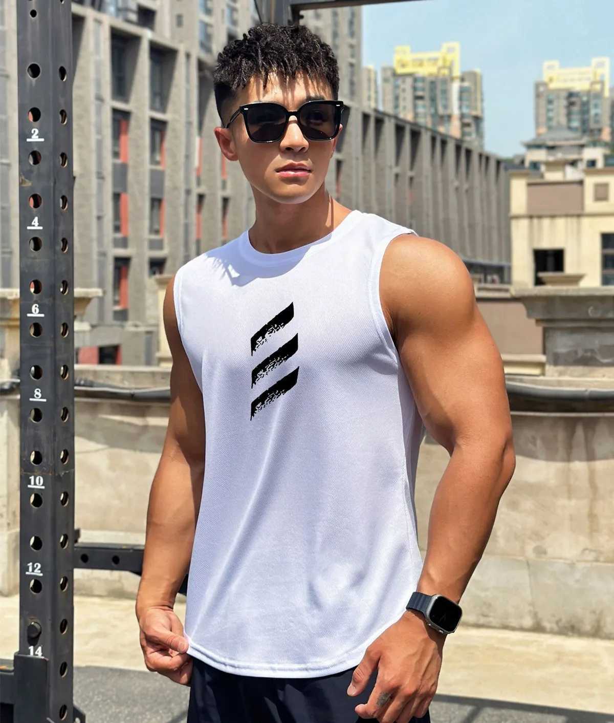 Ultra thin fast and dry fitness vests mens fitness sleeveless shirts mens casual striped single vests summer training clothes X250324