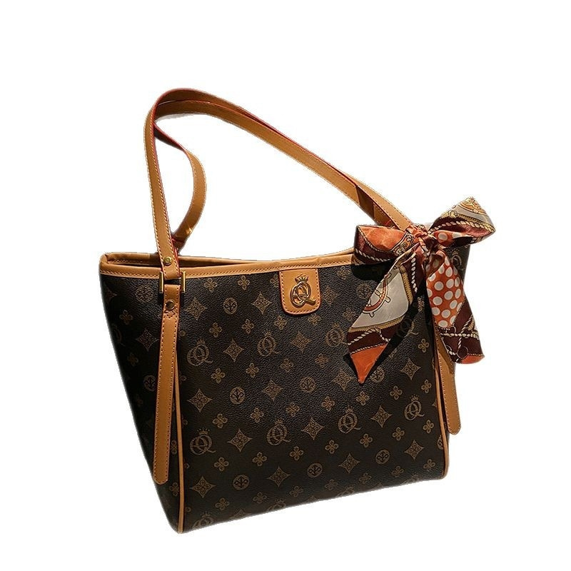Free shipping 2025 new designer bag Shoulder Bags Fashion commute Printed Silk scarf high-capacity underarm bag Handheld tote bag for women