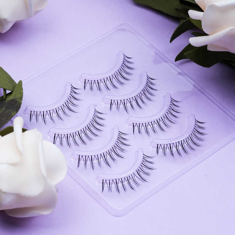 Encountering the beauty of A1 girl group makeup artist natural simulation nude makeup novice lazy transparent meme one-piece fake eyelashes W250324