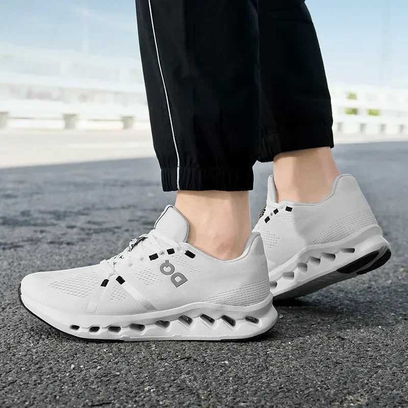 Summer Hot Selling Fashionable Cushioning Running Shoes Comfortable and Breathable Sports ShoesC250403