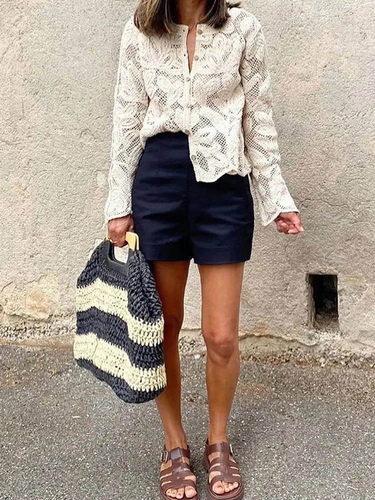 Elegant beige casual hollow shirt womens retro hook floral lace long sleeved button up shirt French top shirt 250318