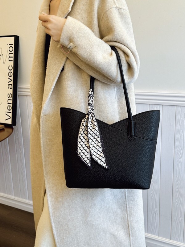 2025S Fashion Designer Shoulder Large Capacity Fashionable Stylish Simple Handheld Autumn And Winter New Trendy Tote Bag Casual Bag