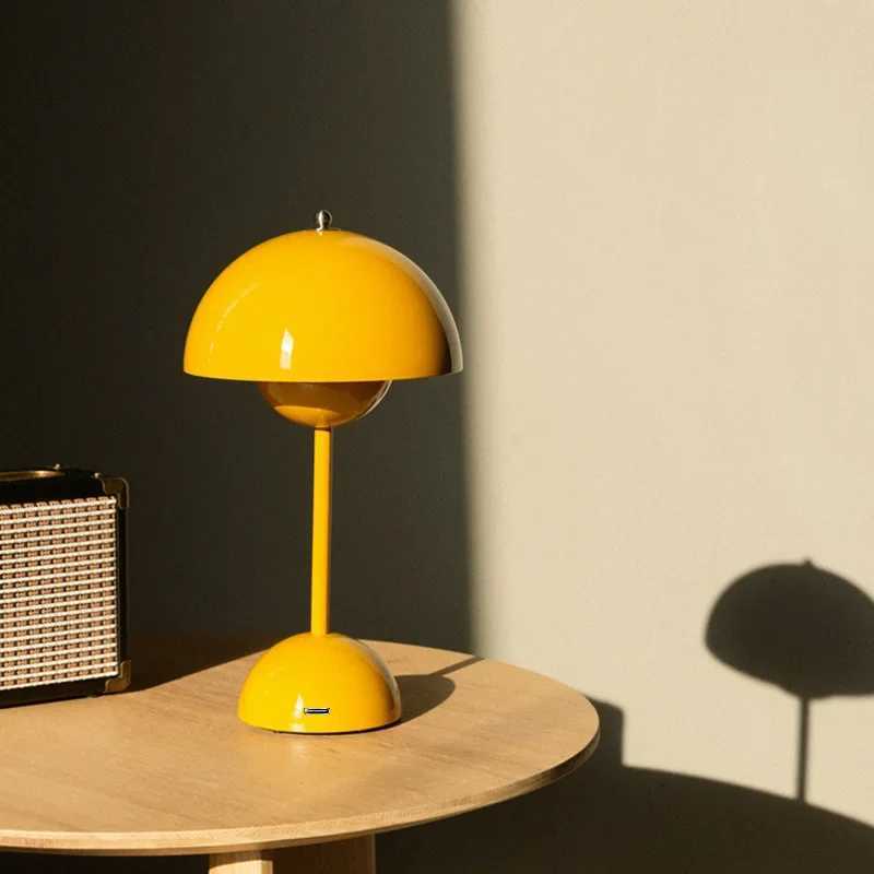 Denmark Flower bud Led Table Lamp Nordic Bedside bedside table Desk Mushroom Lamps USB Recargable decoration Lamp Table DecorC250324