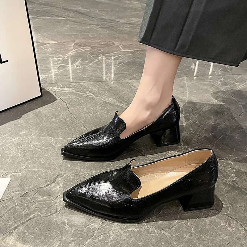 Women Mid-heeled Loafers Fashion Casual Office Shallow Solid Color Elegant Dress Pumps 2025 New Trendy Pointed Toe Leather Shoes