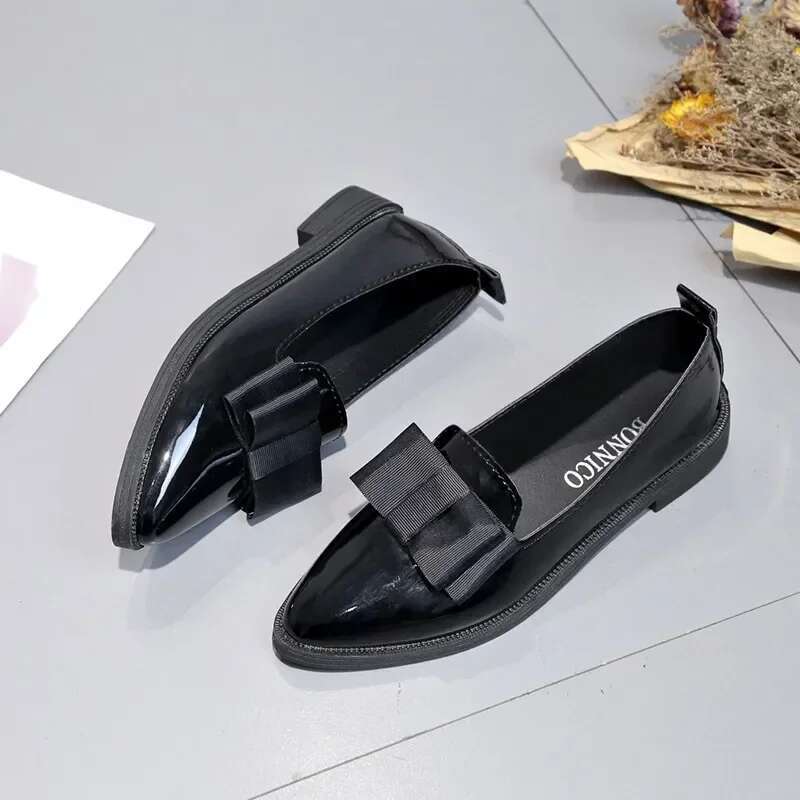 Women's Loafers Bow Pointed Toe Flat New for Women Patent Leather Shallow Mouth Casual Comfortable Ladies Shoes