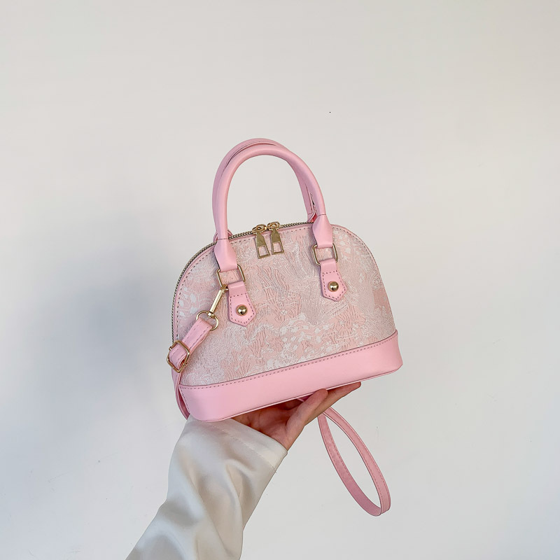 2025S Fashion Designer This Year S Fashion Is Simple Handbag Summer Women S Gentle Temperament Shoulder Crossbody Bag Shell Bag Trend
