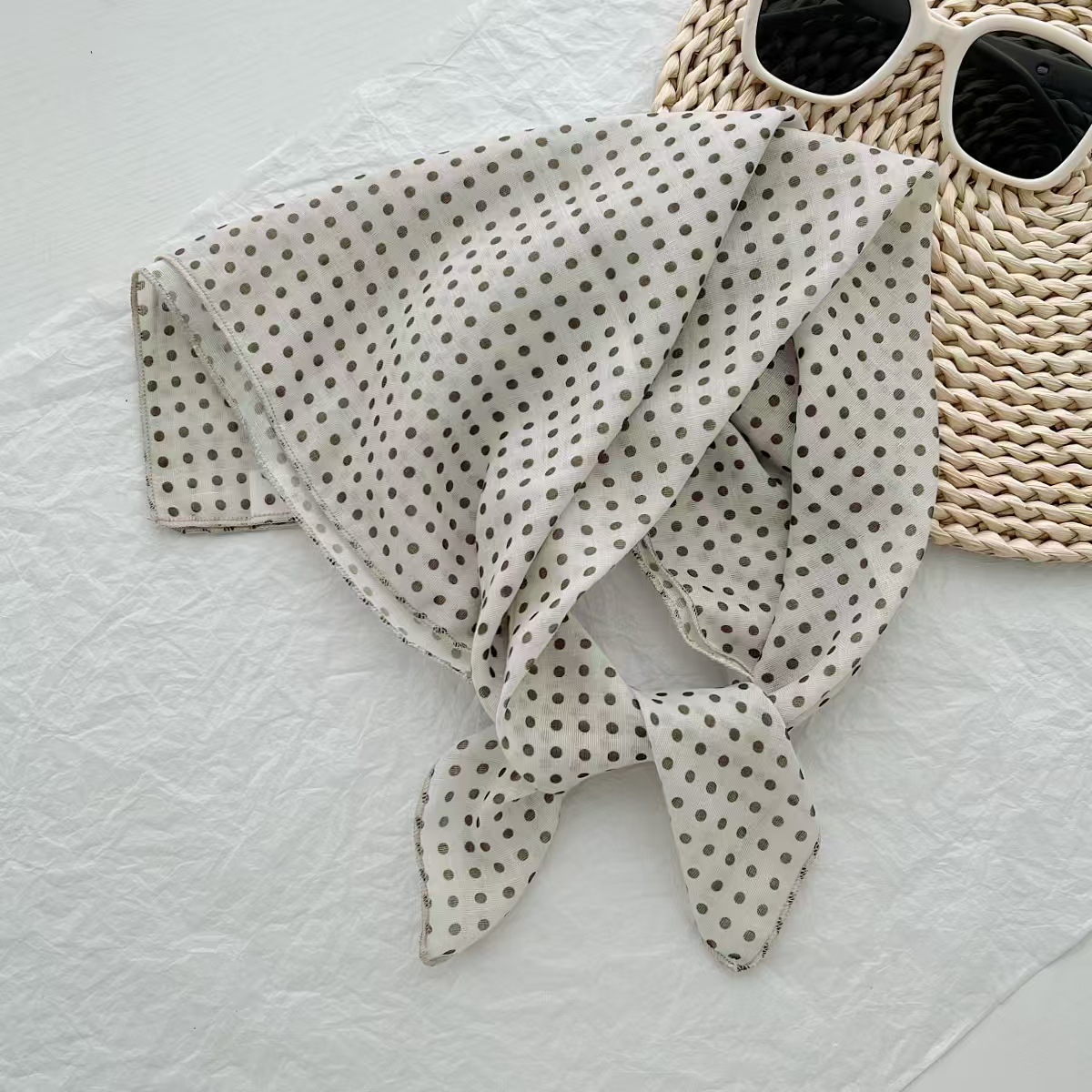 T343 retro black polka dot small square scarf commuting all-match neck protection scarf high-end temperament scarf neck scarf