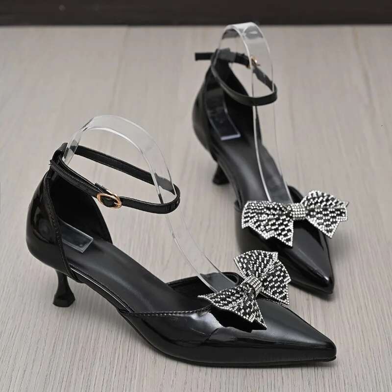 2025 New Pointed Women's Designer Fashion High Heel Sandals Light Crystal Bow Middle Heel Shoes