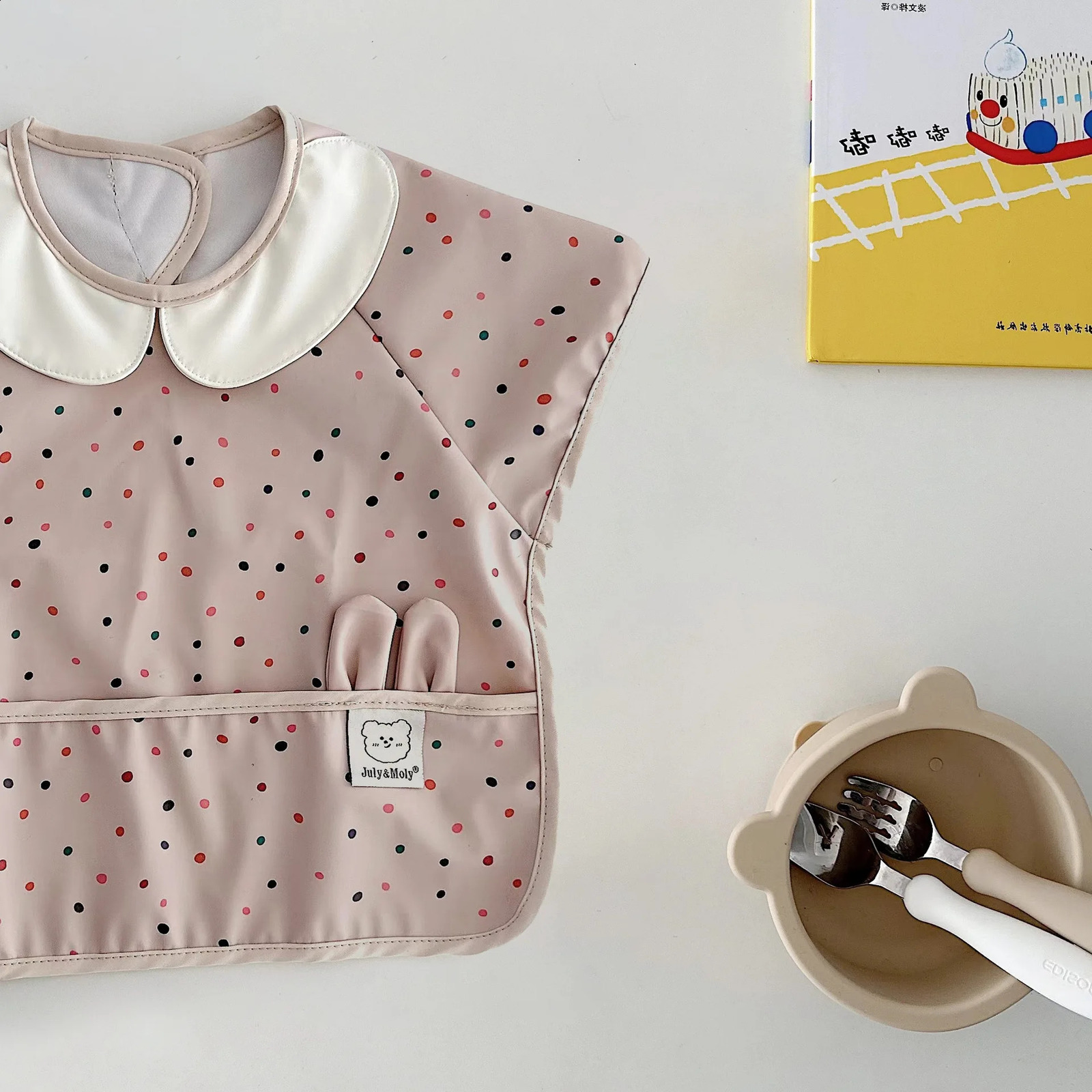 Baby bib soft waterproof eating clothes bib sleeveless cartoon printed dustproof feeding clothing for young childrens products 250324