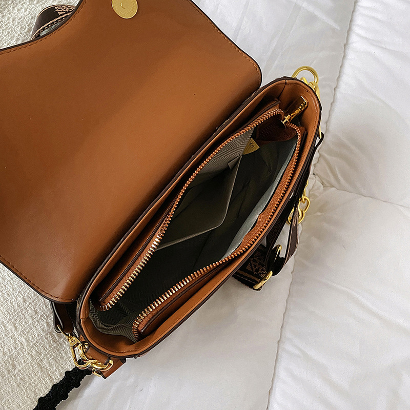 Saddle bag new printed women's bag Fashion crossbody bag with all senior sense shoulder bag 2025s hot
