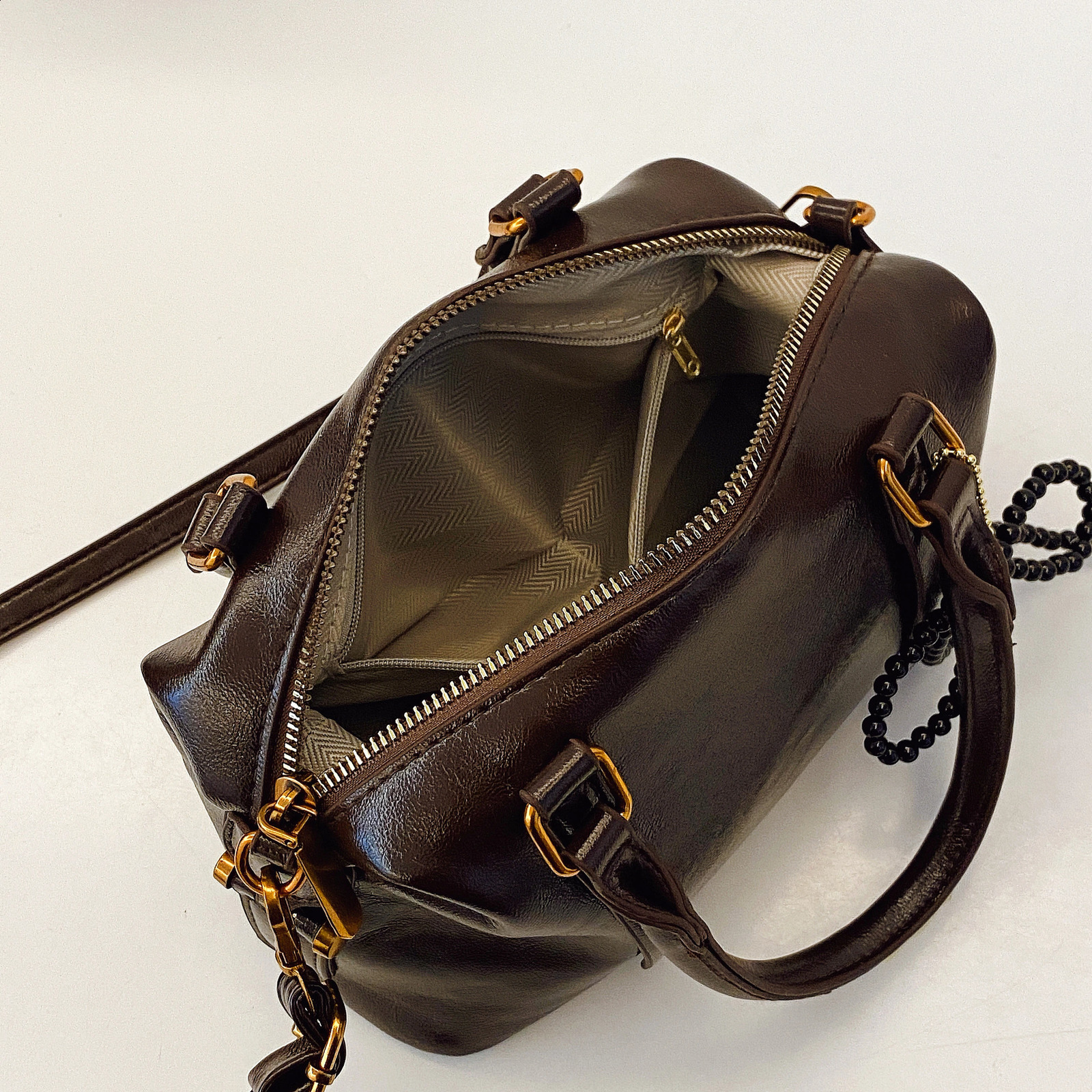 2024 Fashionable Boston Pillow Bag Casual Soft Leather Handbag Versatile Texture Single Shoulder Diagonal Cross 250317