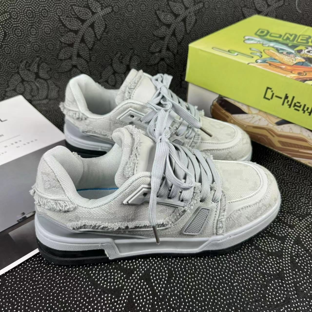 Spring pink denim beard edge bread shoes female couple niche sports casual shoe men 2025s hot
