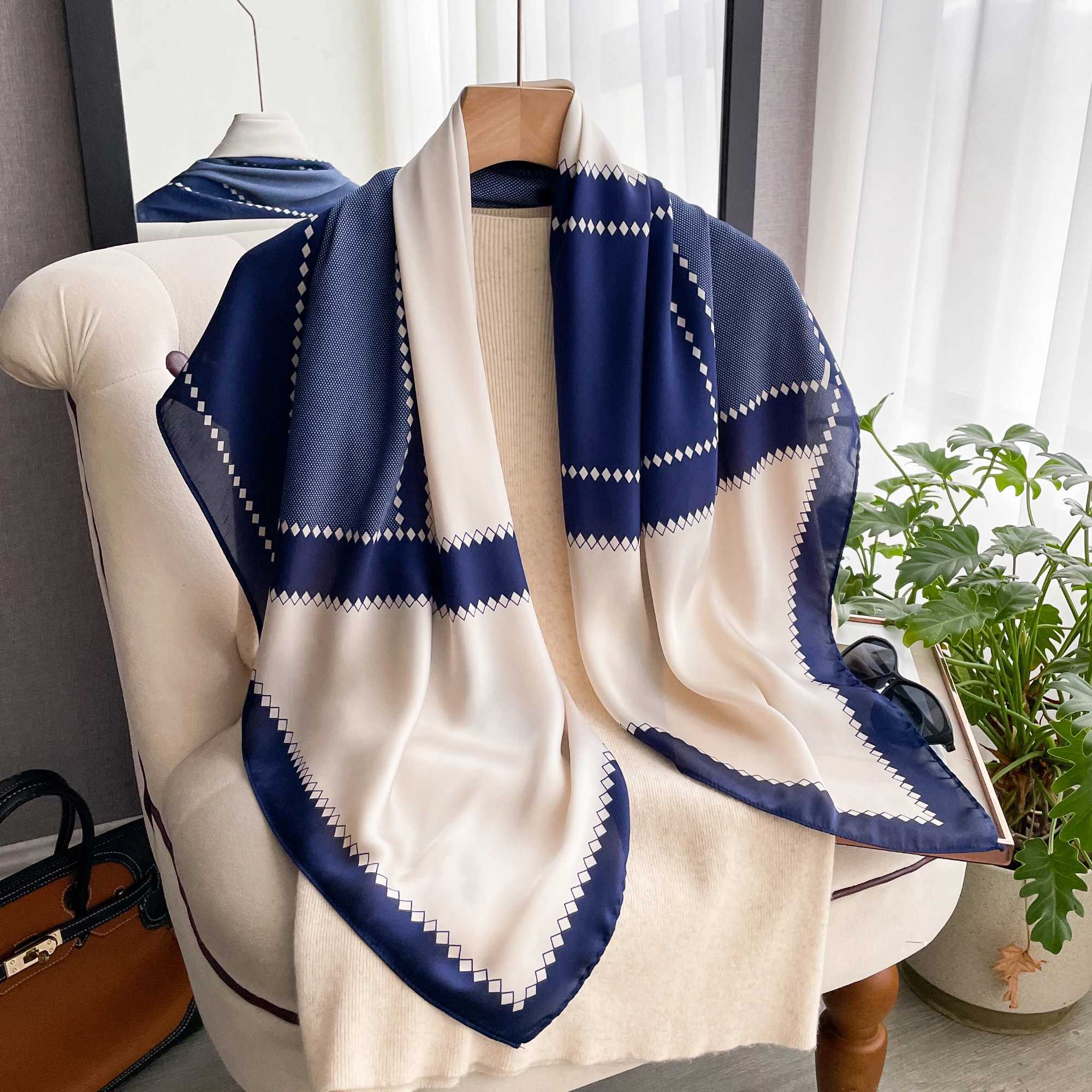 Luxury silk scarf warm summer foard satin square headscarf womens brand shawl 90 * 90 silk scarf Muslim headscarf X250324