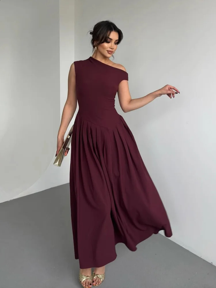 Women Elegant Wine Red Irregular Neck High Waist Slim Robes Fashion Sleeveless Pleated Hem Dress 2025 Chic Lady Party Gown 250322