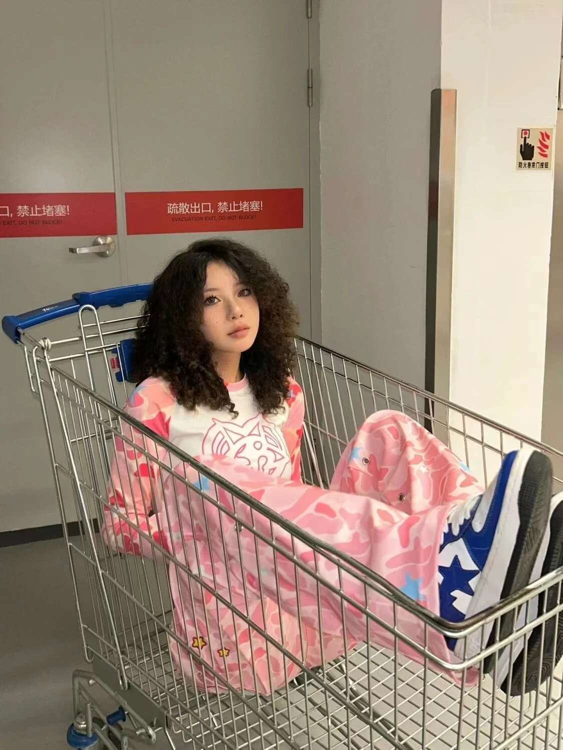 Pink Embroidered Jeans Design Sense Heavy Craftsmanship Camouflage Woman Street Hip Hop Unisex Straight Wide Leg Pants