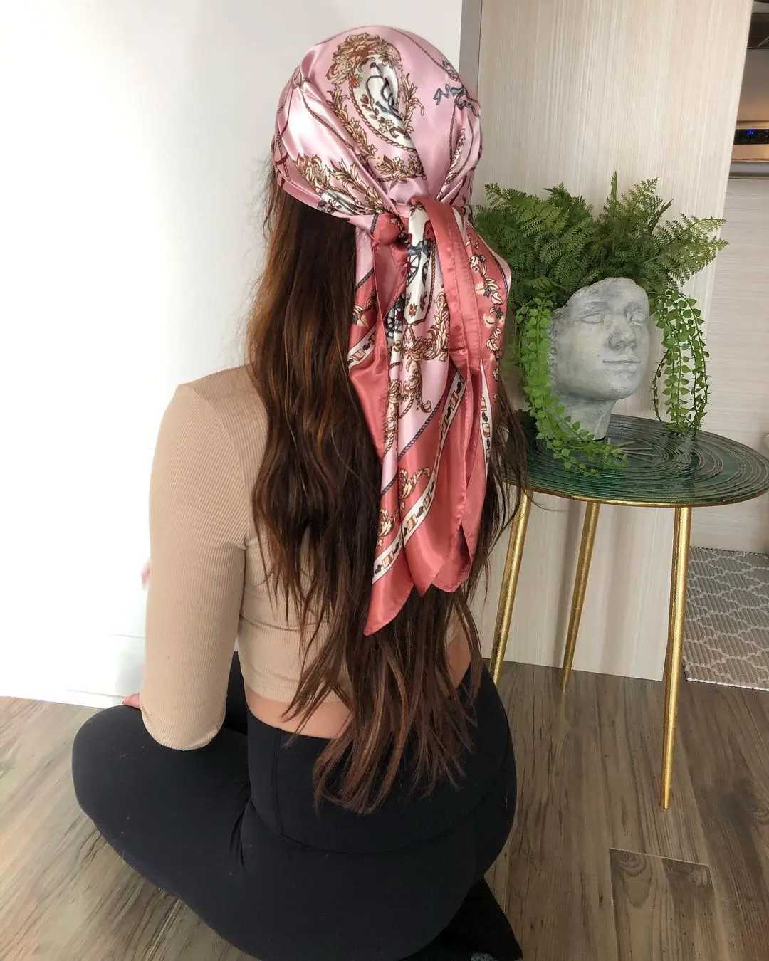 Silk Scarf Bag Suitable for Vintage Four Seasons Hair Scarf 90 * 90cm Headscarf Foard Iuxe Bandana Womens Scarf X250324