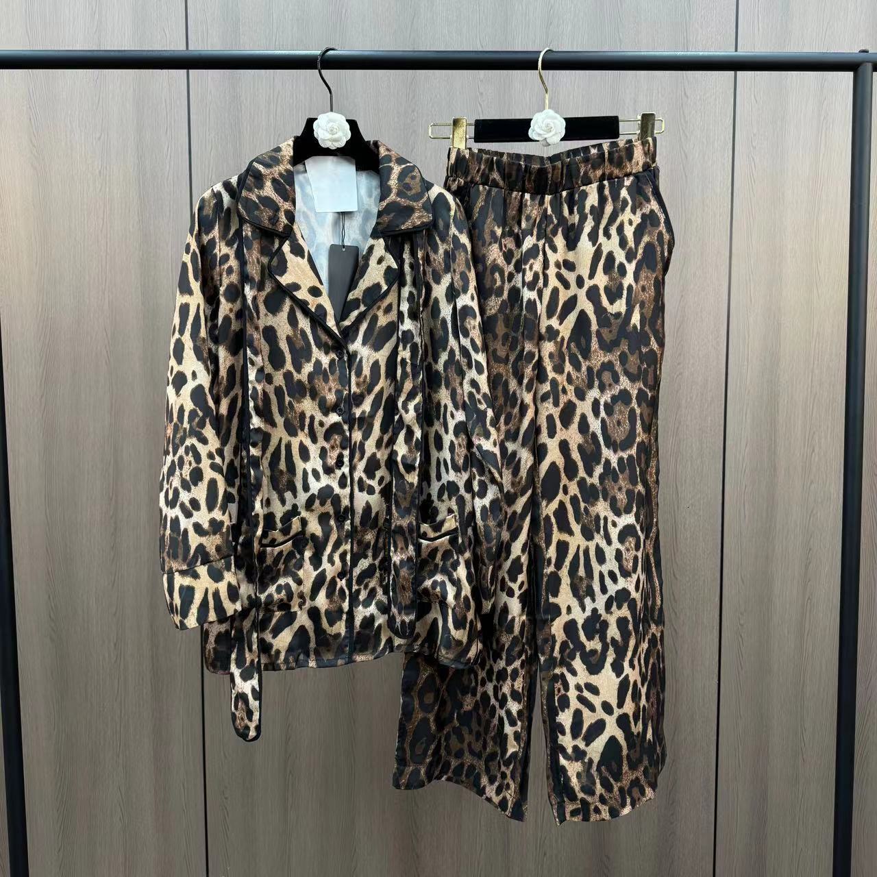 Yuzu MM 2025 Spring/Summer Collar Long Sleeve Design Temperament Leopard Pattern Shirt Paired with Pants Home Set