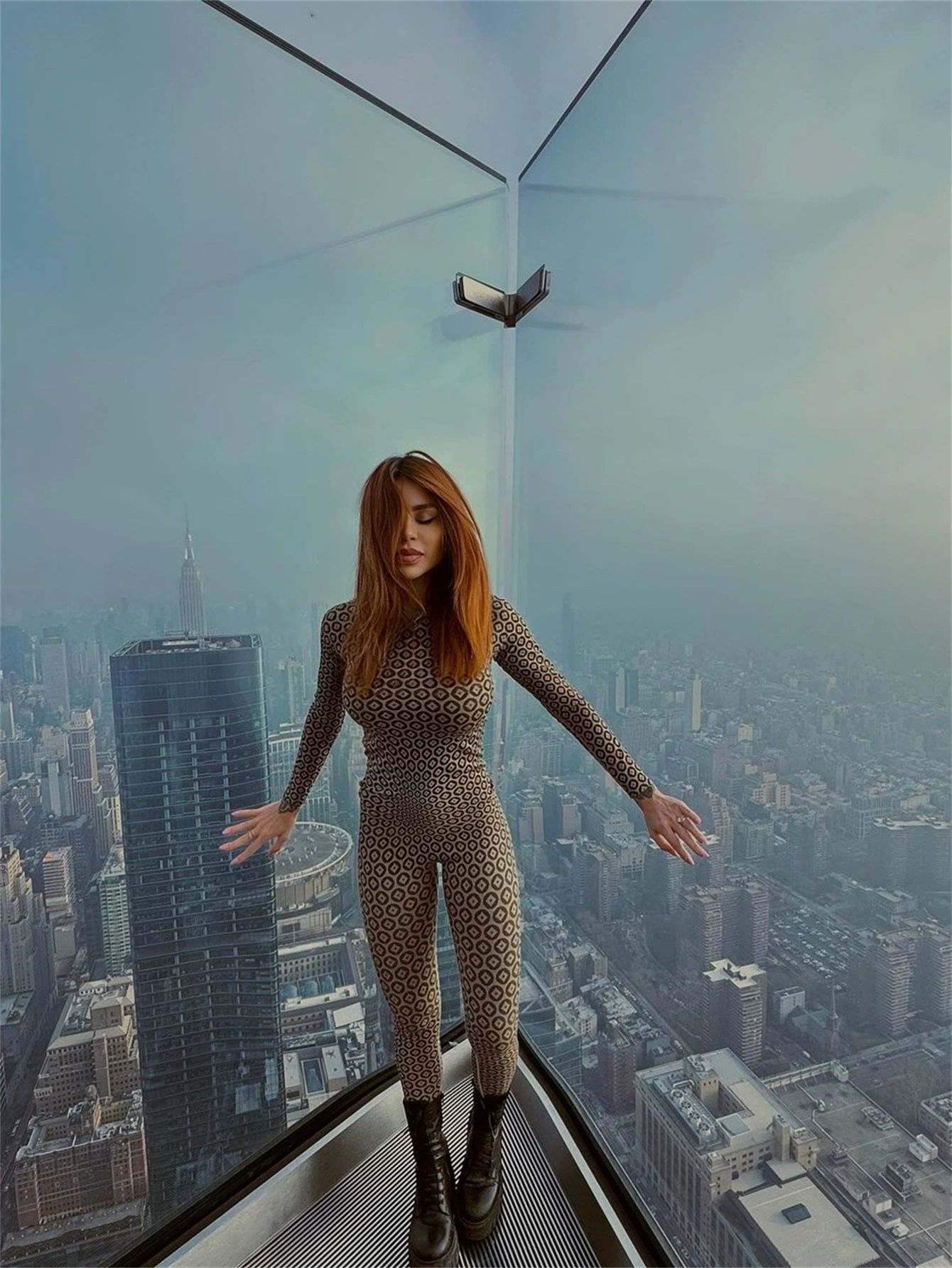 New fashion printed slim fit sexy elastic long sleeved round neck top and pants set for women