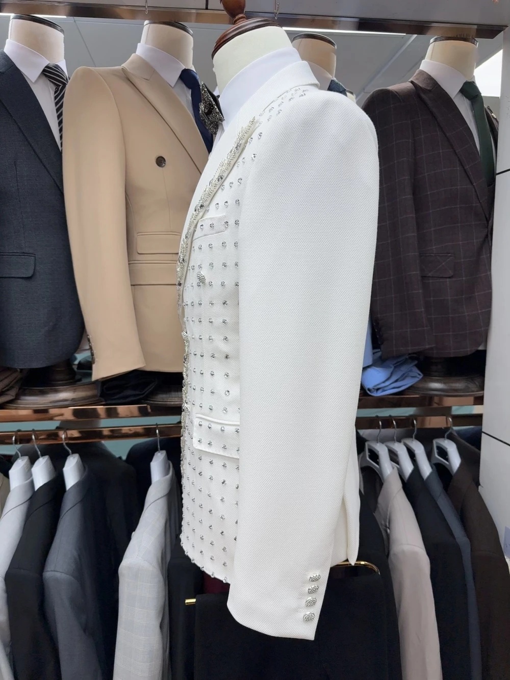 Men Suits Tailor-Made Suit Luxury Tuxedos Wedding 2 Pieces Set Peaked Lapel Beading Rhinestone Groom Blazer Coat+Black Pants Prom Party Formal Occasio