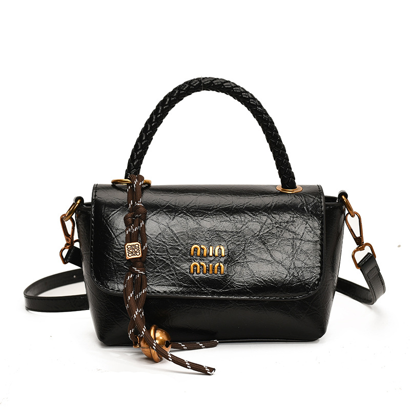 design new Fashionable small square handbag for women style in autumn winter niche high-end sense simple, single-shoulder bag trendy and versatile
