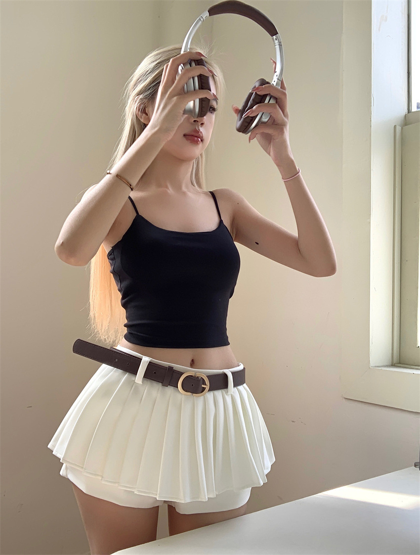 2025 Summer Outdoor Beach Women's Short Sexy Hot Girl Strap Designer Tank Top Women's Slimming One Piece Cup Inner Double Small Tank Top