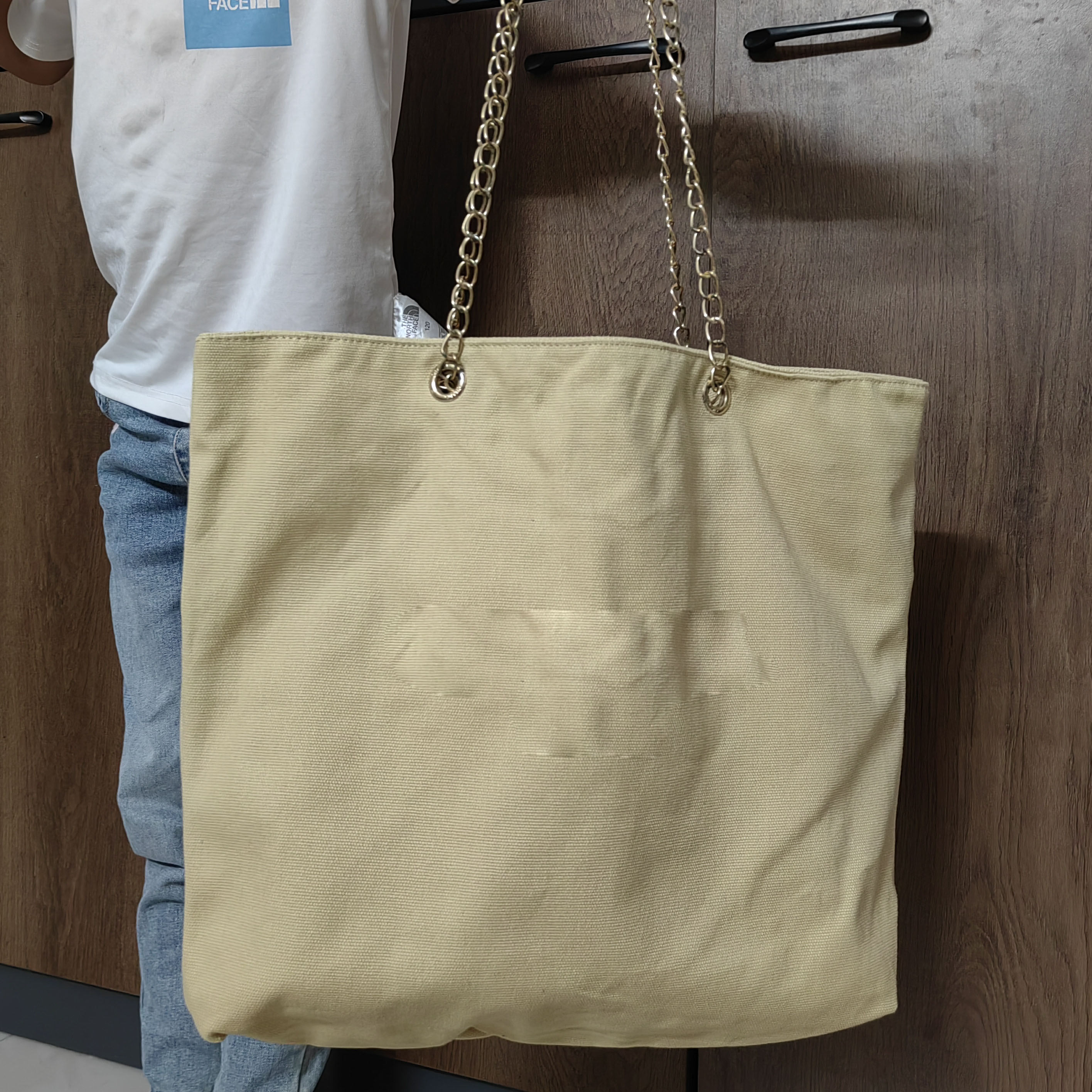 Limited sale Classic beige canvas printing shopping chain Bag Beach Travel Bag Women Cosmetic Makeup Storage Case