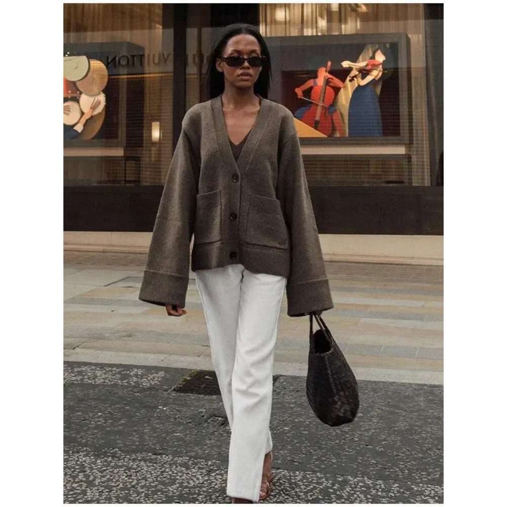 Women's Solid V Neck Warm Knitted Cardigan Elegant Single Breasted Long Sleeves Sweater 2024 New Autumn Female Commuter Knitwear