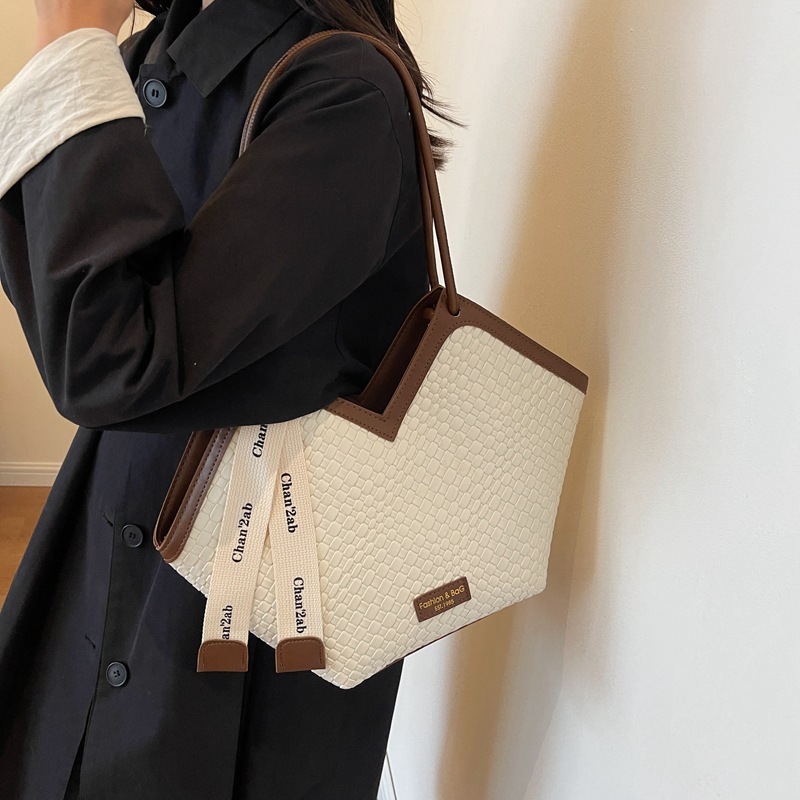 2025S Fashion Designer Large Capacity For Women In New Autumn High End Commuting Work Single Shoulder Bag Class Tote Handbag