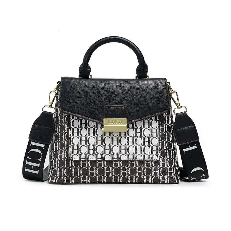 CH Handbag Niche Women's Shoulder Letters Printed Daily Commuter Design Fashion Crossbody Bag Temperament Classic