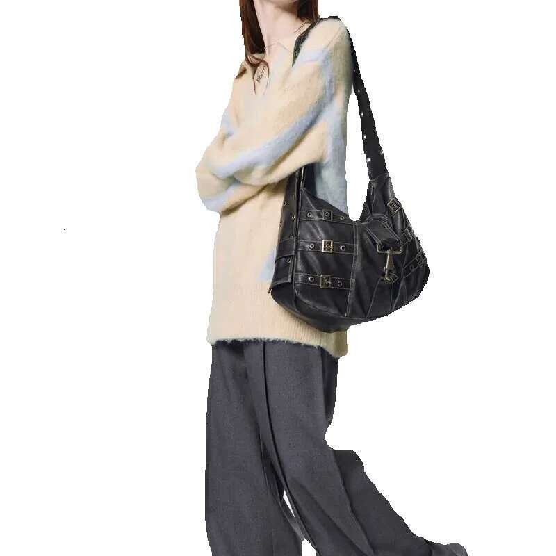 MBTI Fashion Vintage Womens Shoulder Large Capacity Punk Designer Men Black Tote Bag Advanced Shopper Casual Handbag