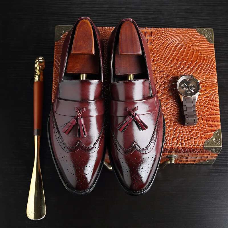 Leather Loafers designer Tassels Brogue Male Wedding Fashion High Quality Men Casual Shoes Big Size 37-48