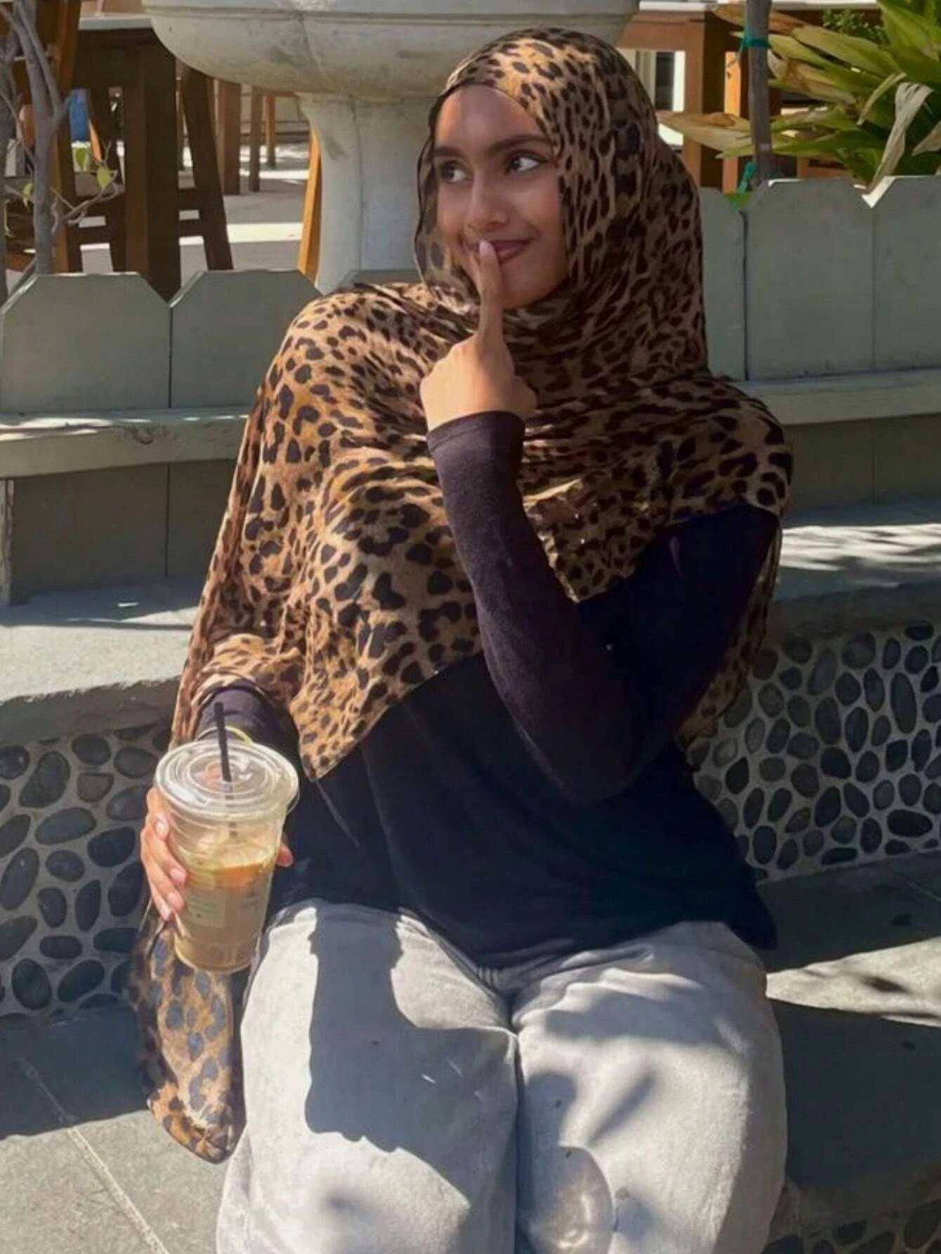 1 warm scarf Bohen Leopard printed headscarf shawl Muslim wrapped shawl thin lightweight breathable suitable for daily wear X250324