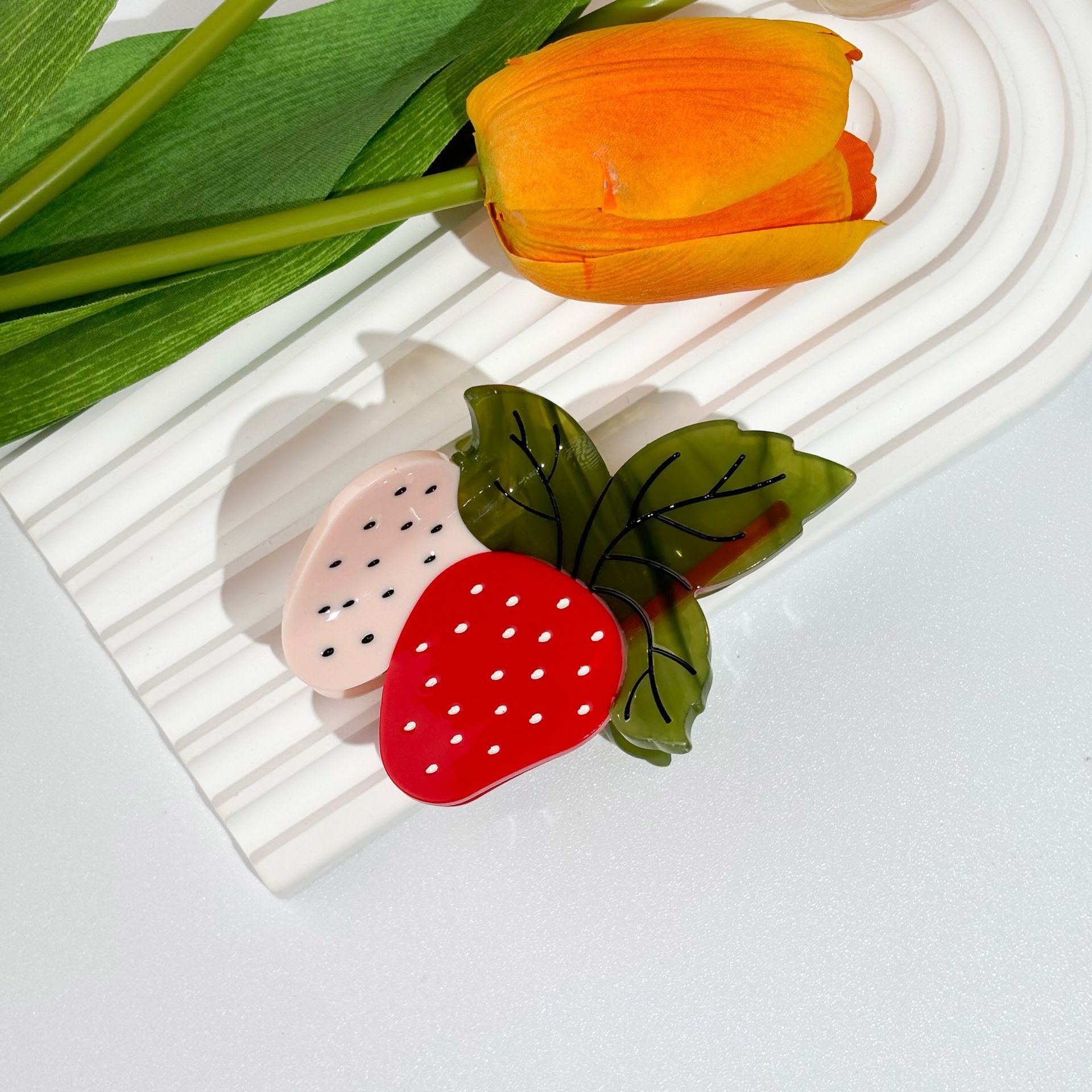 New simulation fruit strawberry acetate scratch clip quirky hair clips cute hair grip fun niche vegetable hair accessories hair clips