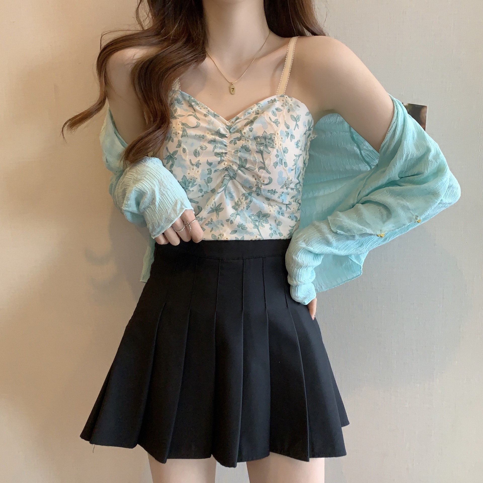 Summer Niche Floral Camisole For Women's Inner Layer With Chest Pad That Can Be Worn Externally V Neck Bottom Is A High-quality Integrated Spicy 