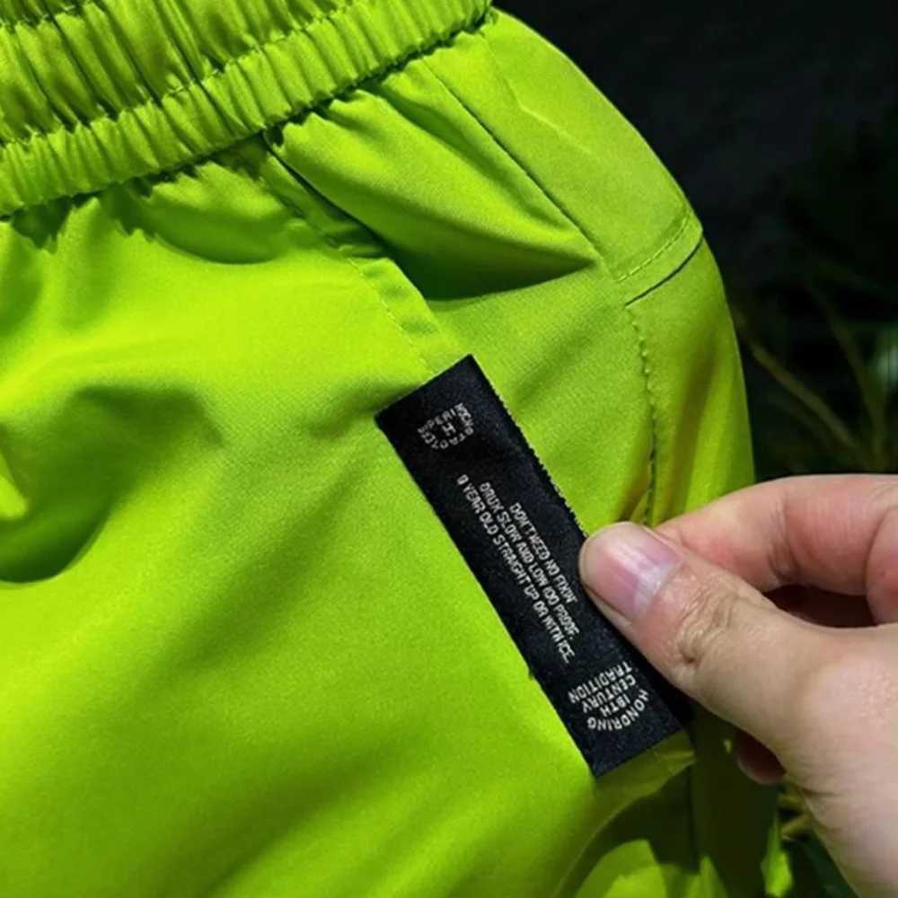 Mens work shorts multi pocket quick drying breathable beach pants classic and comfortable youthful sports shorts fashionable summer 2024 X250324