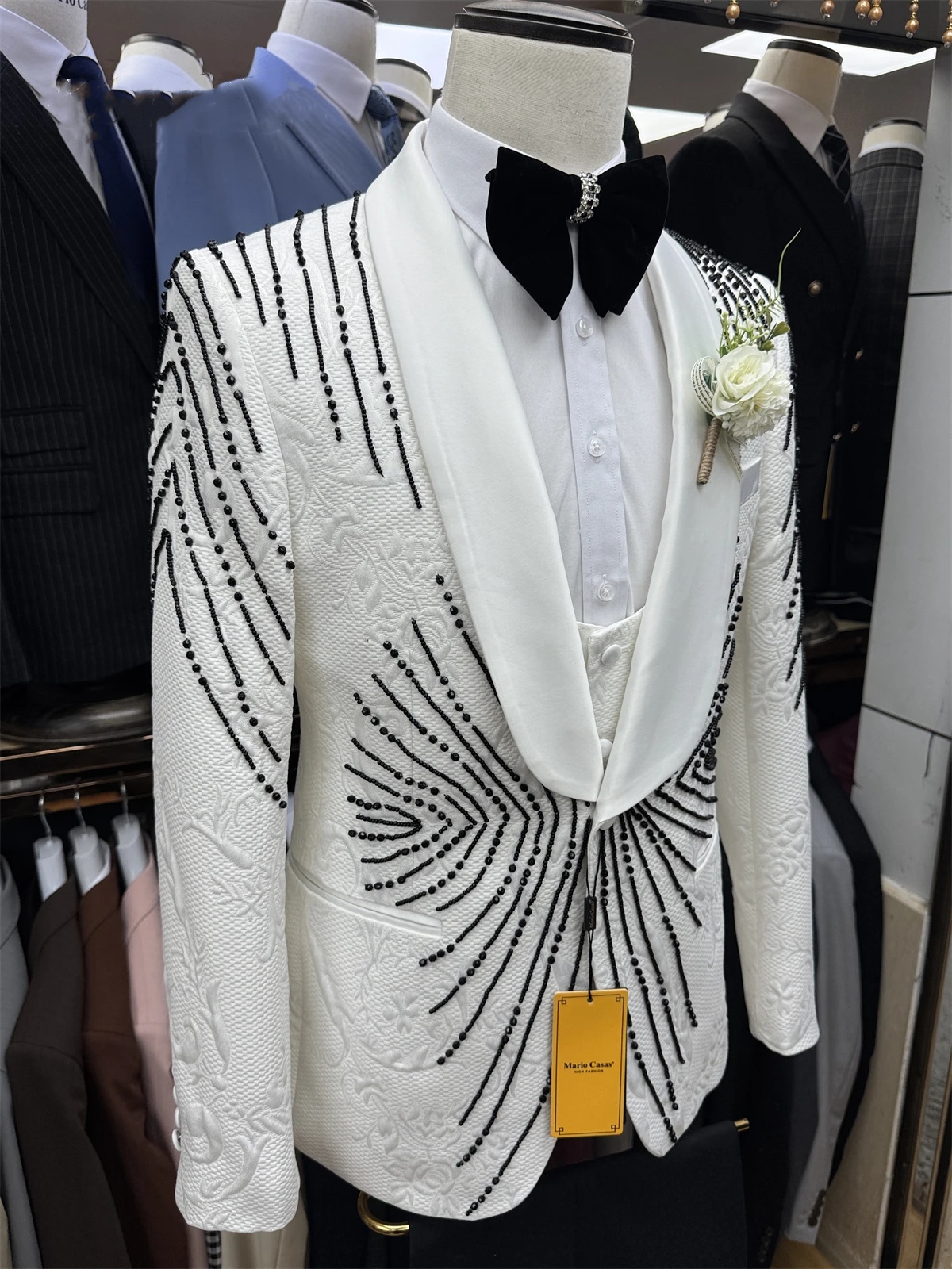 Tailor-Made Men Suits Beading Shawl Lapel Jacquard Suit Tuxedos for Wedding 2 Pieces Set Groom Blazer Coat+Black Pants Prom Party Formal Occasion Cust