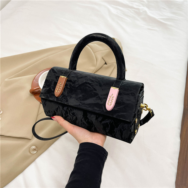 2025S Fashion Designer Single Shoulder Armpit Casual Crossbody Bag New Style Commuting Niche Handbag Versatile Bag For Women