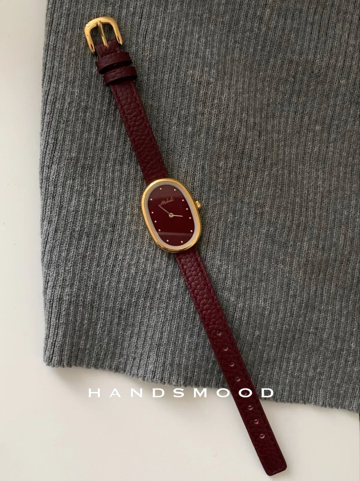 Genuine leather womens gift red retro womens watch small quartz watch 250319