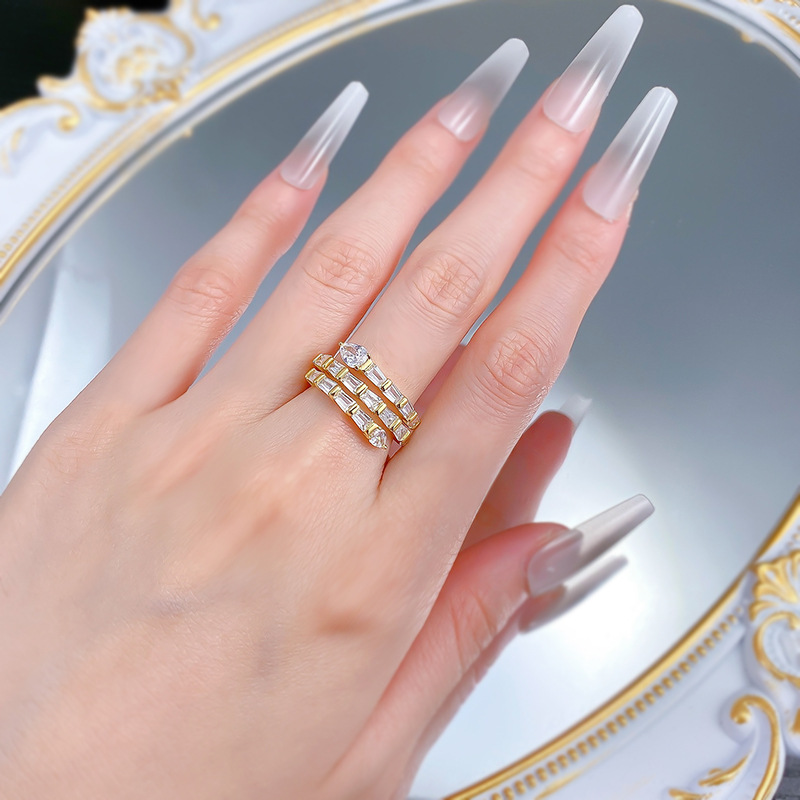 2025 Gorgeous Top Sell Wedding Rings Luxury Jewelry Soild 100% 925 Sterling Silver pear Cut White Lab Moissanite Diamond Party Women Engagement Band R