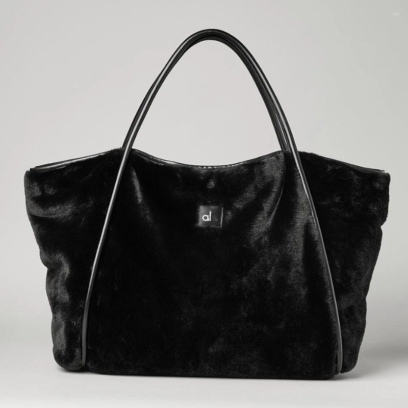 Yoga Bags: hot Plush Shoulder Duffel - Ins Style Versatile Tote, Large Capacity Casual Sports Bag