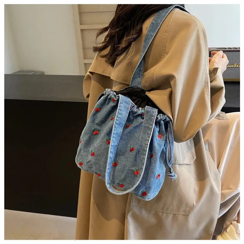 Spring Denim Bucket Bag Versatile Casual Simple Womens Bag for Sale Embroidered Large Capacity Niche Handbag 250320