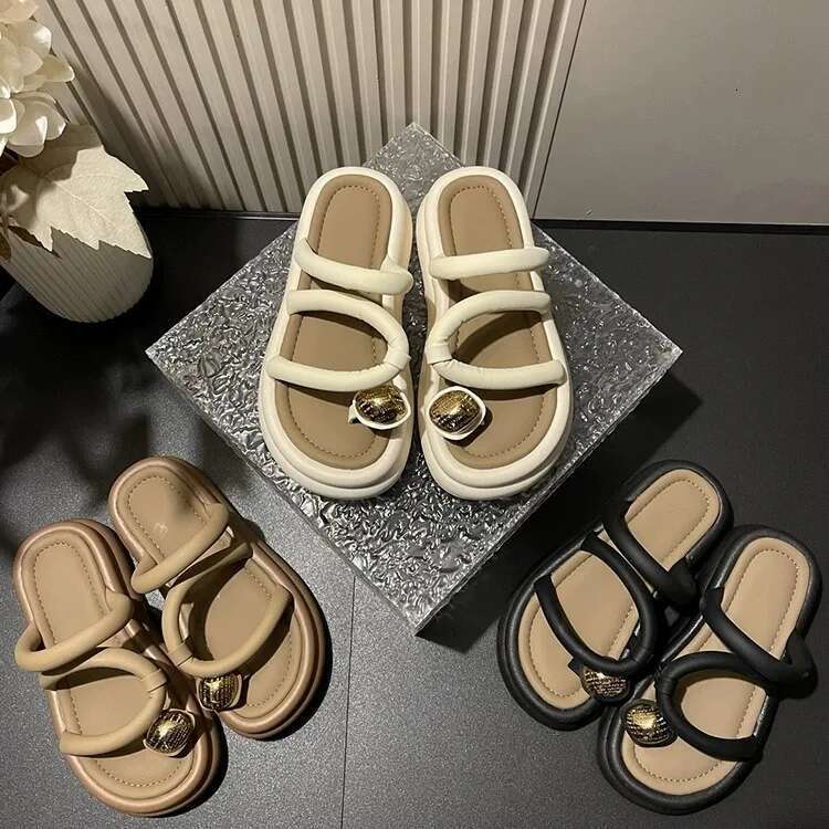 Set of Women's Sandals Summer Wear New Fashion Thick Bottom Bread Beach Medium with Skirt French Slippers