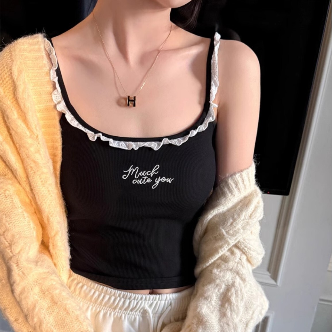 2025 New Sweet And Spicy BM Style Lace Designer Vest Outdoor Black Fungus Edge Blue Strap Vest Beach Sexy Chest Cushion Waist Slimming Bottom Skincare