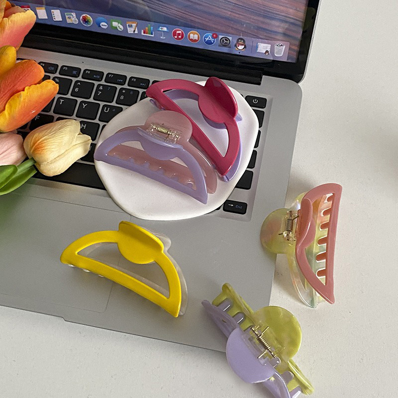 The new ins cream color system grasp clip sweet match hairpin large shark clip back of the head spoon clip plate hair hair hair accessories