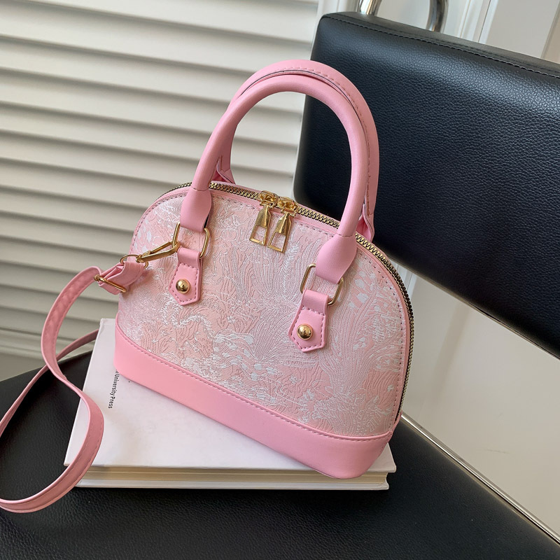 2025S Fashion Designer This Year S Fashion Is Simple Handbag Summer Women S Gentle Temperament Shoulder Crossbody Bag Shell Bag Trend