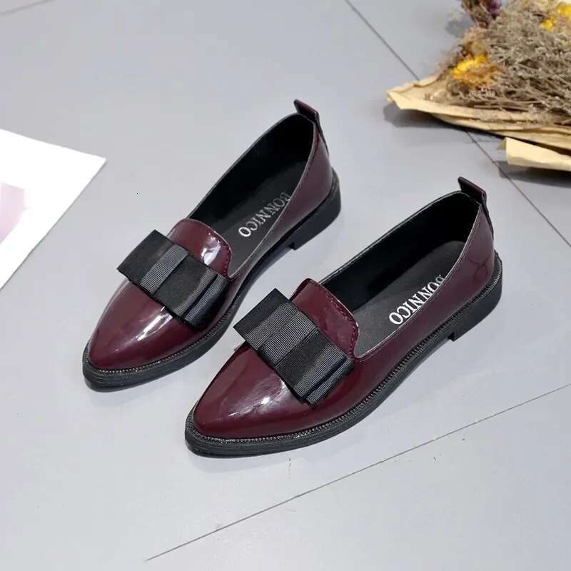 Women's Loafers Bow Pointed Toe Flat New for Women Patent Leather Shallow Mouth Casual Comfortable Ladies Shoes